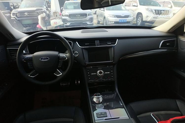 Used Ford Taurus 2018 EcoBoost 245 Premier Edition China V Standard Center Console