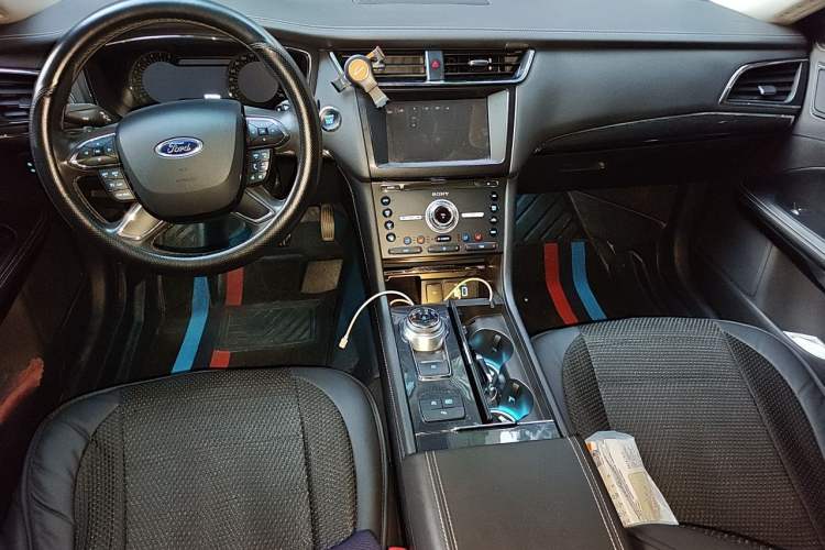 Used Ford Taurus 2018 EcoBoost 245 Premier Edition China V Standard Center Console
