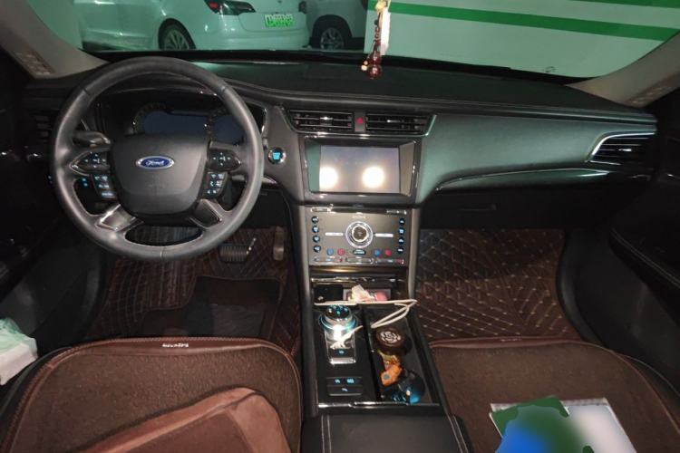 Used Ford Taurus 2018 EcoBoost 245 Premier Edition China V Standard Center Console