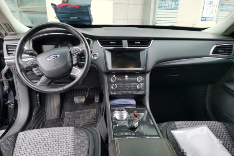 Used Ford Taurus 2018 EcoBoost 245 Fashion Edition China V Standard Center Console