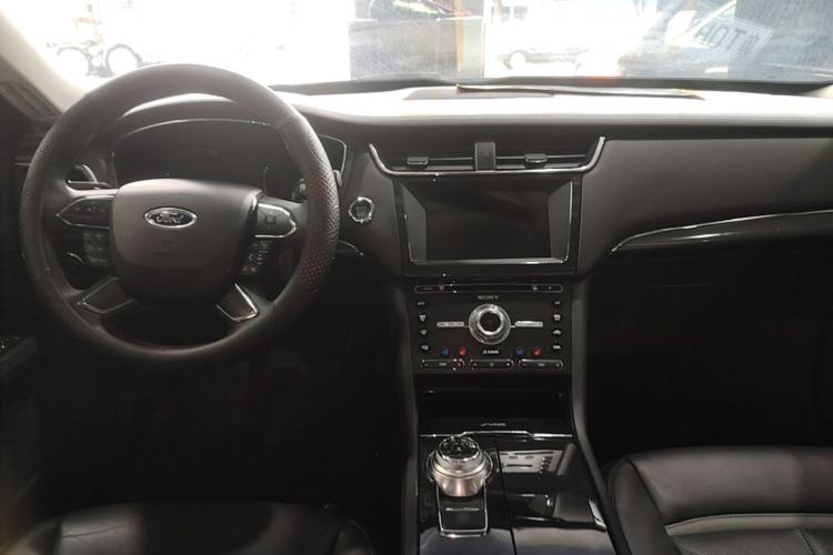 Used Ford Taurus 2018 EcoBoost 245 Premier Edition China V Standard Center Console