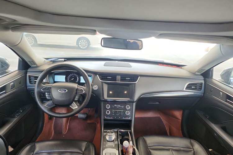 Used Ford Taurus 2018 EcoBoost 245 Fashion Edition China V Standard Center Console