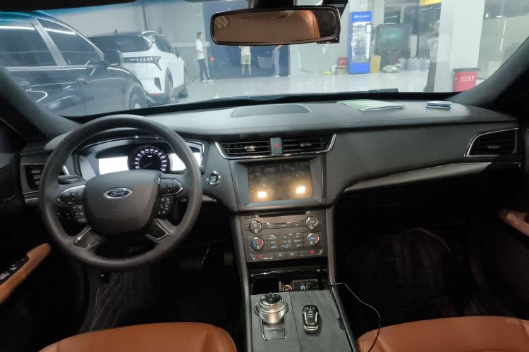 Used Ford Taurus 2018 EcoBoost 245 Cognac Special Edition China V Standard Center Console