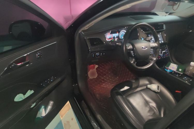 Used Ford Taurus 2018 EcoBoost 245 Premier Edition China VI Standard Driver Seat