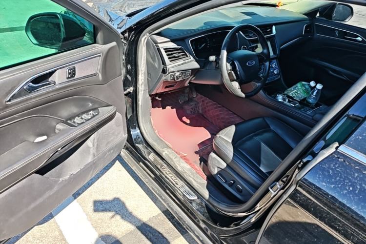 Used Ford Taurus 2018 EcoBoost 245 Fashion Edition China VI Standard Driver Seat