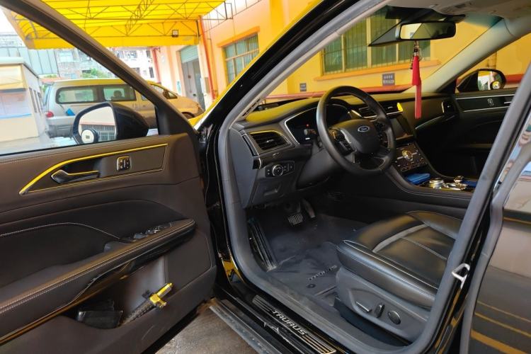 Used Ford Taurus 2018 EcoBoost 245 Premier Edition China VI Standard Driver Seat