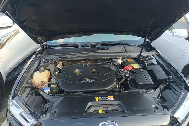 Used Ford Taurus 2018 EcoBoost 245 Premier Edition China V Standard Engine Bay