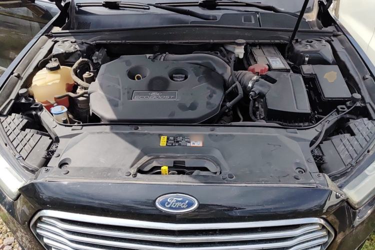 Used Ford Taurus 2018 EcoBoost 245 Fashion Edition China VI Standard Engine Bay