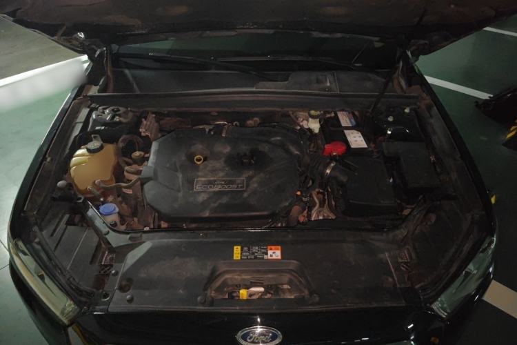 Used Ford Taurus 2018 EcoBoost 245 Premier Edition China V Standard Engine Bay