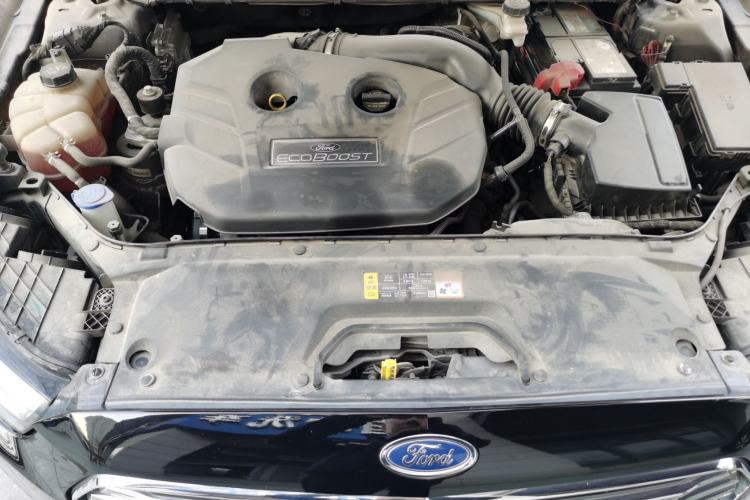 Used Ford Taurus 2018 EcoBoost 245 Fashion Edition China V Standard Engine Bay