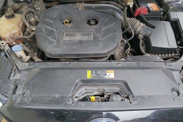 Used Ford Taurus 2018 EcoBoost 245 Premier Edition China V Standard Engine Bay