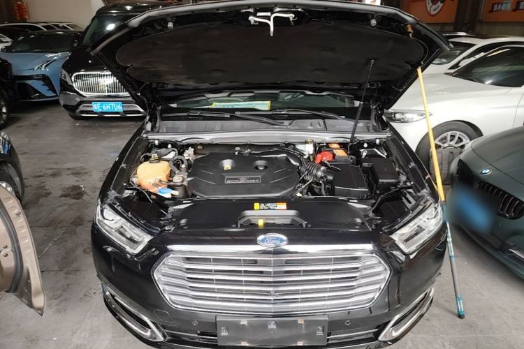 Used Ford Taurus 2018 EcoBoost 245 Premier Edition China V Standard Engine Bay
