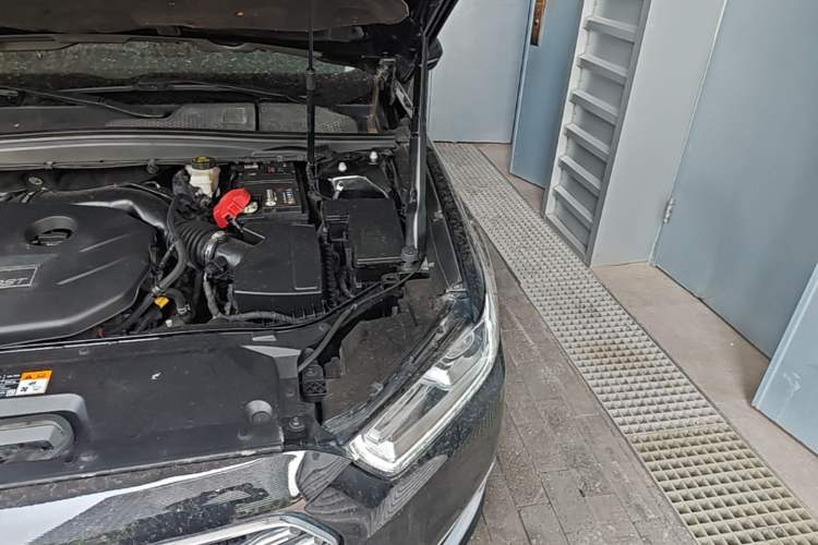 Used Ford Taurus 2018 EcoBoost 245 Premier Edition China V Standard Engine Bay Left