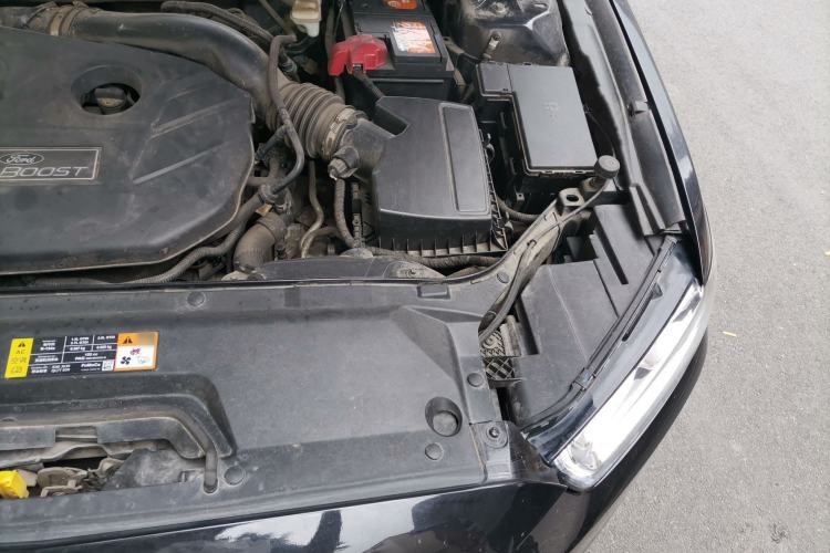 Used Ford Taurus 2018 EcoBoost 245 Premier Edition China V Standard Engine Bay Left