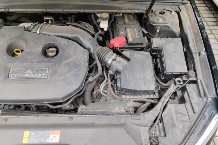 Used Ford Taurus 2018 EcoBoost 245 Premier Edition China V Standard Engine Bay Left