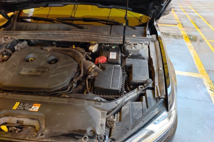 Used Ford Taurus 2018 EcoBoost 245 Premier Edition China VI Standard Engine Bay Left