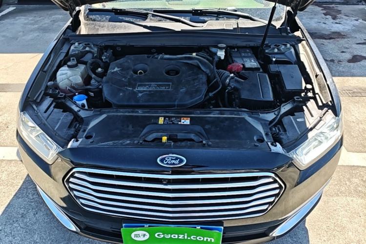 Used Ford Taurus 2018 EcoBoost 245 Fashion Edition China VI Standard Engine Bay
