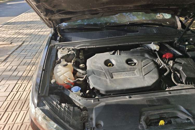 Used Ford Taurus 2018 EcoBoost 245 Fashion Edition China V Standard Engine Bay Right