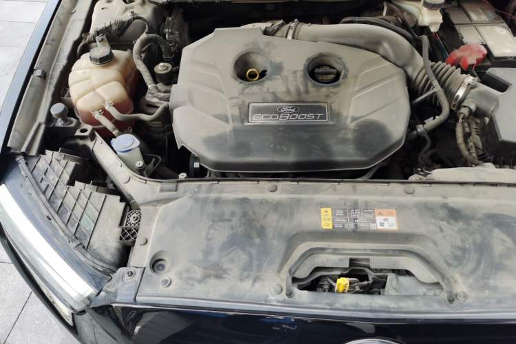 Used Ford Taurus 2018 EcoBoost 245 Fashion Edition China V Standard Engine Bay Right