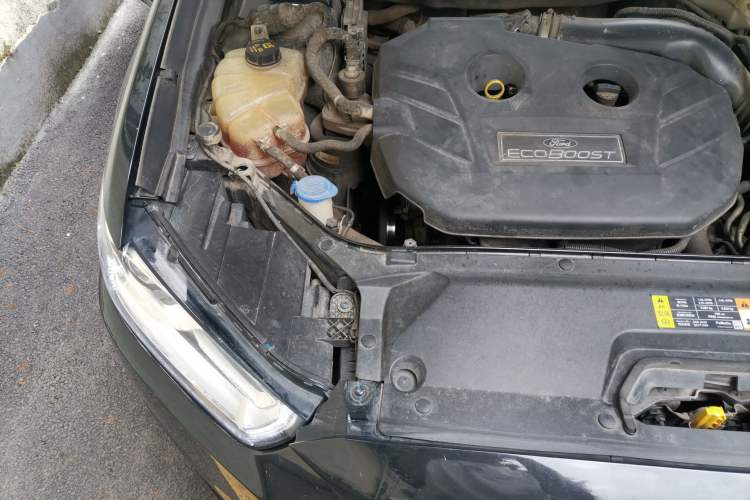 Used Ford Taurus 2018 EcoBoost 245 Premier Edition China V Standard Engine Bay Right