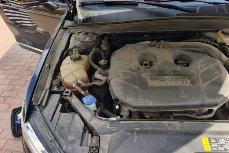 Used Ford Taurus 2018 EcoBoost 245 Premier Edition China V Standard Engine Bay Right