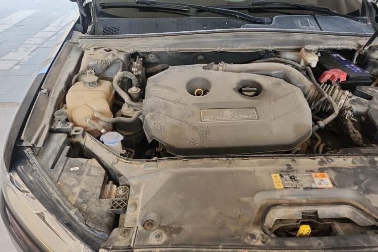 Used Ford Taurus 2018 EcoBoost 245 Fashion Edition China V Standard Engine Bay Right