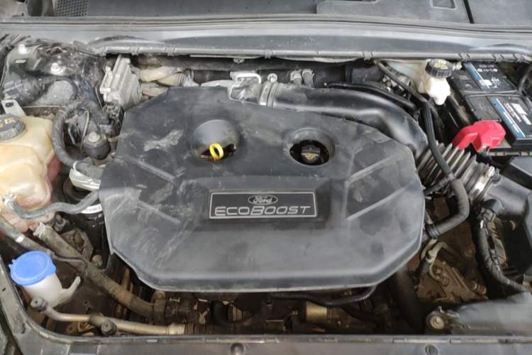Used Ford Taurus 2018 EcoBoost 245 Premier Edition China V Standard Engine Bay