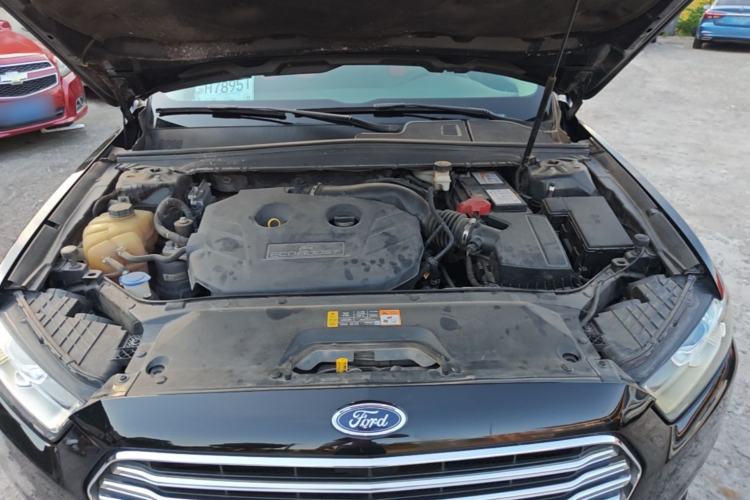 Used Ford Taurus 2018 EcoBoost 245 Fashion Edition China V Standard Engine Bay