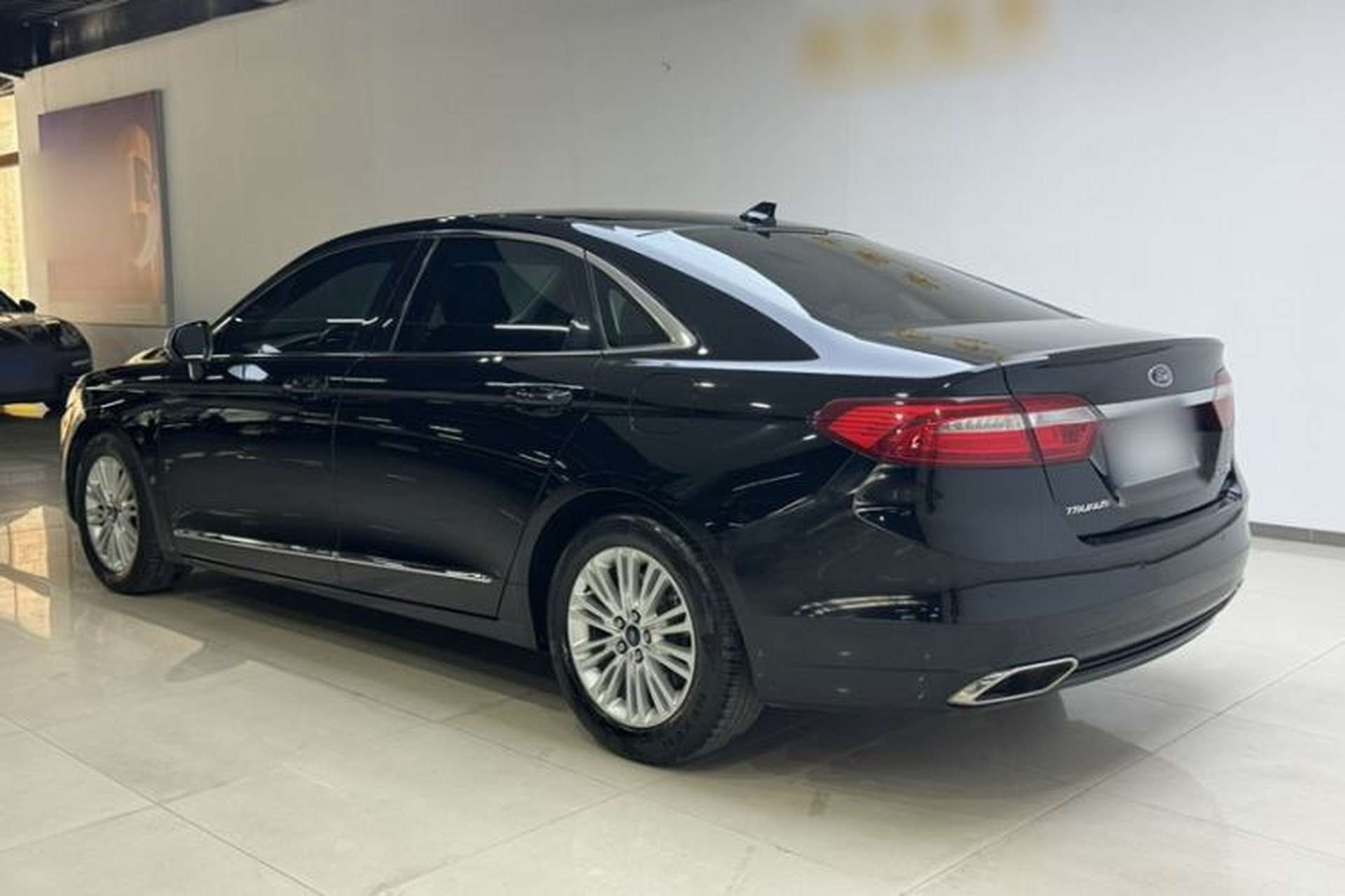 Used Ford Taurus 2018 EcoBoost 245 Fashion Edition China VI Standard Exterior 11