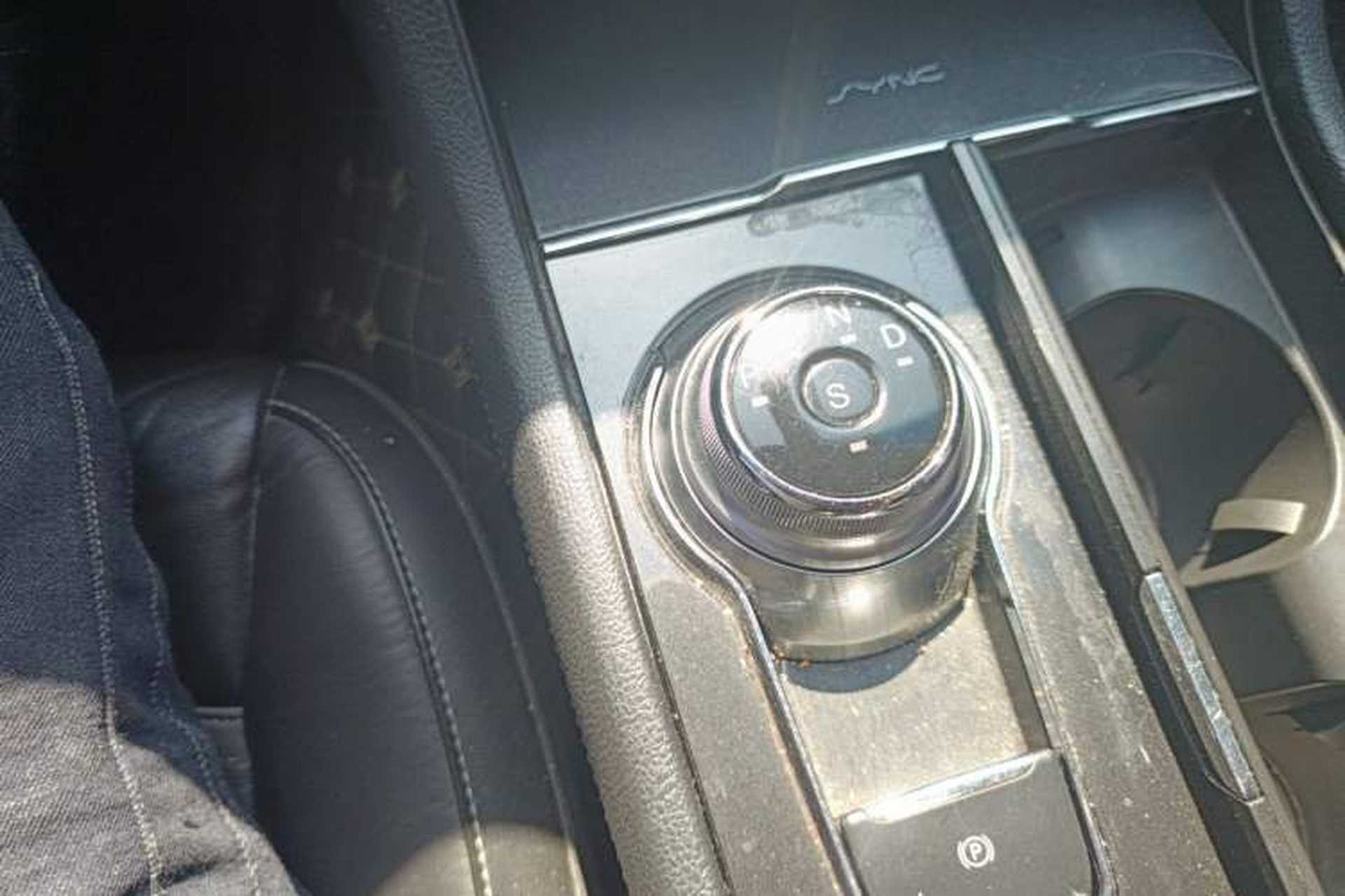 Used Ford Taurus 2018 EcoBoost 245 Premier Edition China VI Standard Gear Lever