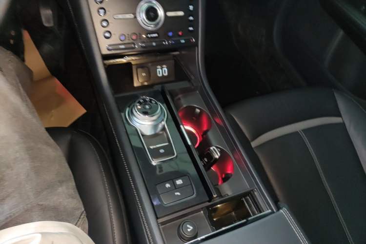 Used Ford Taurus 2018 EcoBoost 245 Premier Edition China V Standard Gear Lever