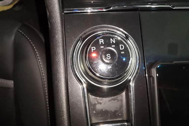 Used Ford Taurus 2018 EcoBoost 245 Premier Edition China V Standard Gear Lever