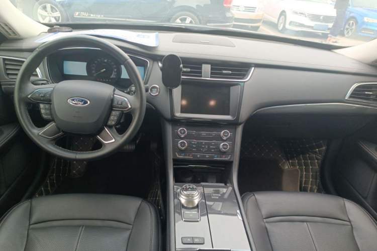 Used Ford Taurus 2018 EcoBoost 245 Fashion Edition China V Standard Interior 1