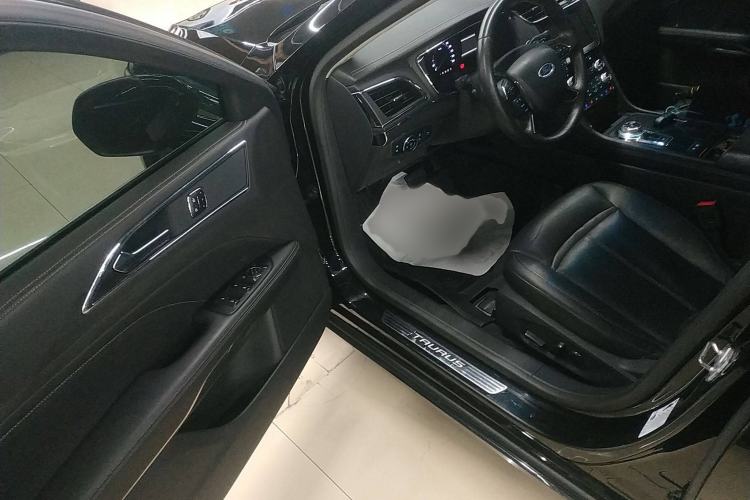 Used Ford Taurus 2018 EcoBoost 245 Fashion Edition China V Standard Interior 3