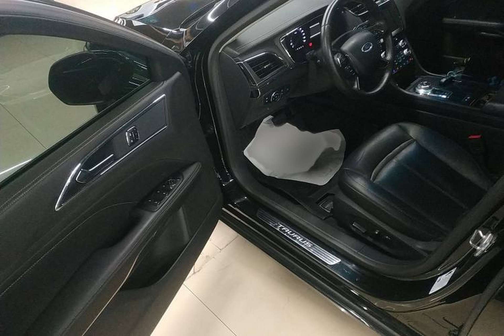 Used Ford Taurus 2018 EcoBoost 245 Fashion Edition China V Standard Interior 3