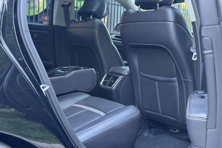 Used Ford Taurus 2018 EcoBoost 245 Premier Edition China V Standard Interior 3