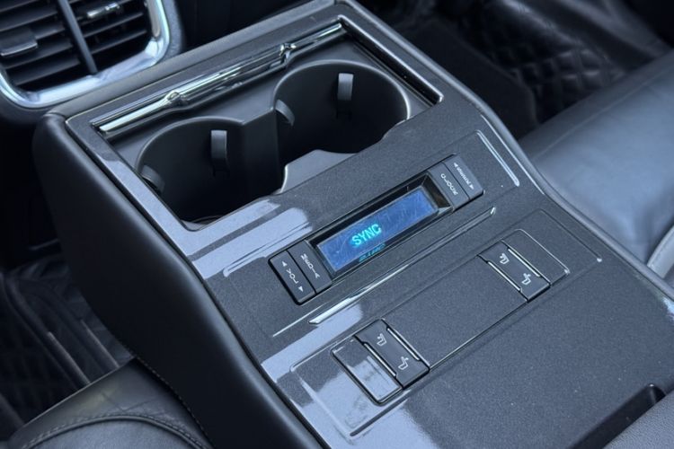 Used Ford Taurus 2018 EcoBoost 245 Premier Edition China V Standard Interior 6