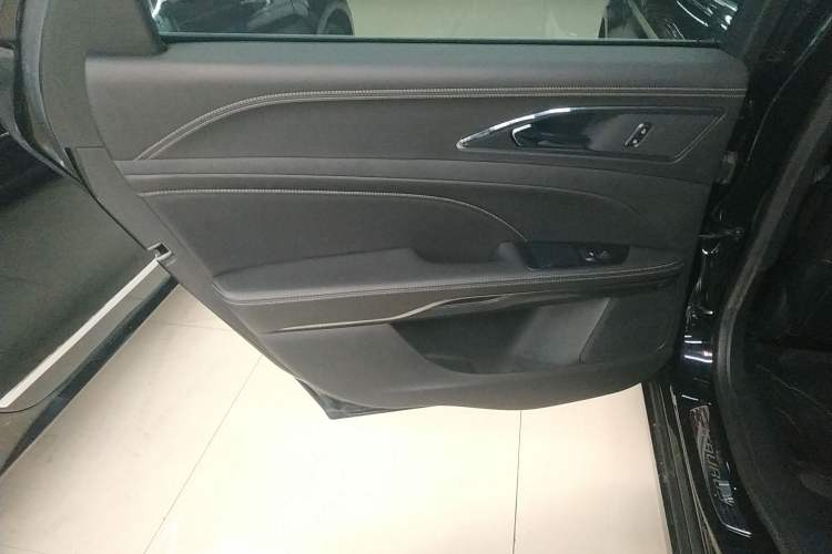 Used Ford Taurus 2018 EcoBoost 245 Fashion Edition China V Standard Interior 8