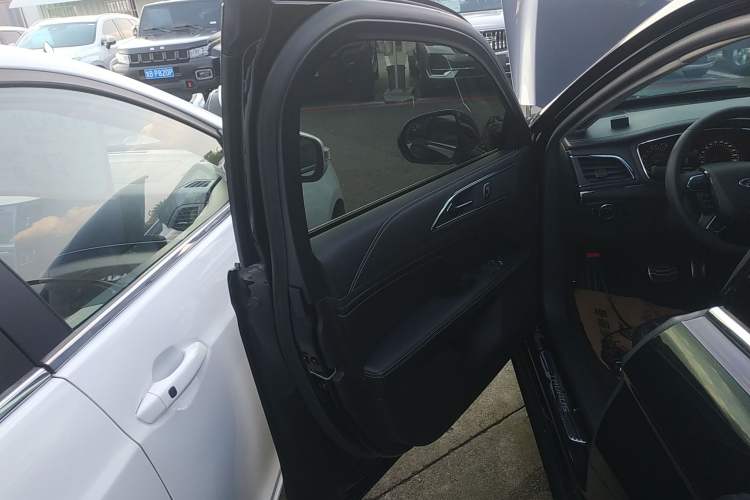 Used Ford Taurus 2018 EcoBoost 245 Premier Edition China V Standard Left Front Door Interior