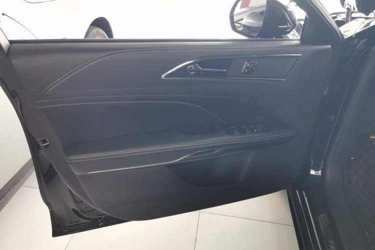 Used Ford Taurus 2018 EcoBoost 245 Premier Edition China VI Standard Left Front Door Interior