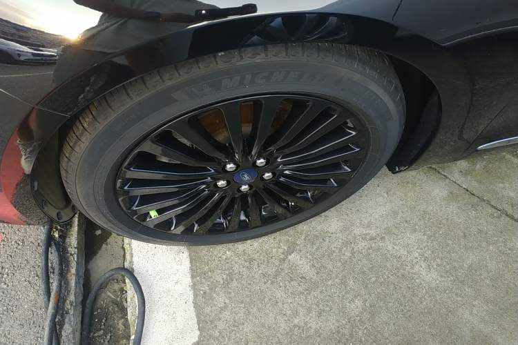 Used Ford Taurus 2018 EcoBoost 245 Premier Edition China V Standard Left Front Wheel Hub