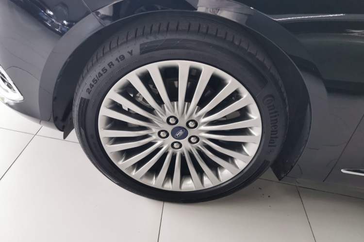 Used Ford Taurus 2018 EcoBoost 245 Premier Edition China VI Standard Left Front Wheel Hub