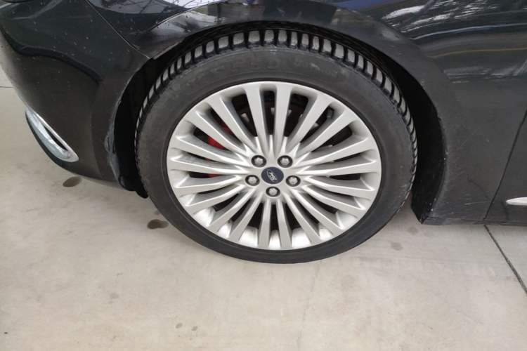 Used Ford Taurus 2018 EcoBoost 245 Premier Edition China V Standard Left Front Wheel Hub