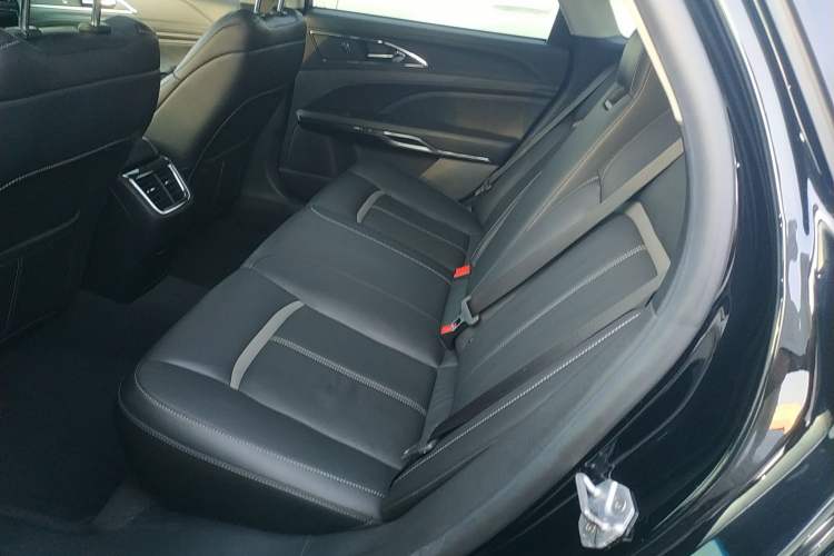 Used Ford Taurus 2018 EcoBoost 245 Premier Edition China V Standard Left Rear Seat