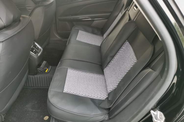 Used Ford Taurus 2018 EcoBoost 245 Fashion Edition China V Standard Left Rear Seat