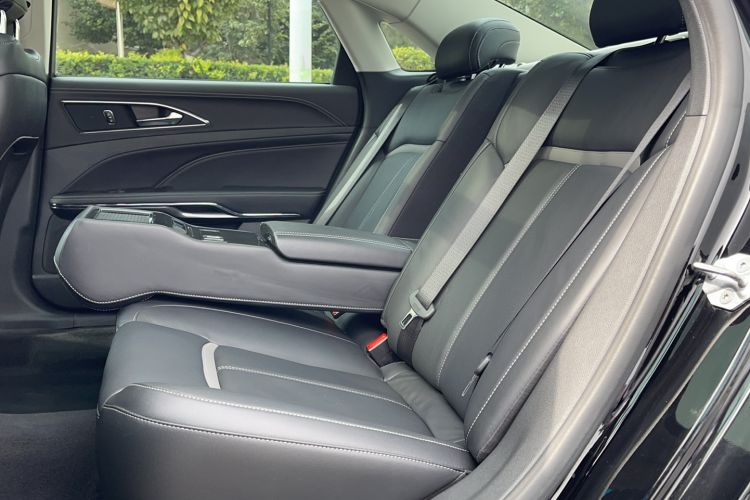 Used Ford Taurus 2018 EcoBoost 245 Premier Edition China V Standard Left Rear Seat