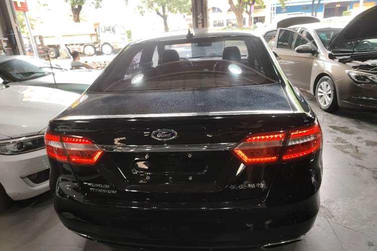 Used Ford Taurus 2018 EcoBoost 245 Premier Edition China V Standard Rear