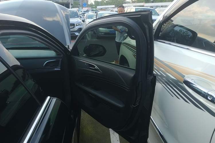 Used Ford Taurus 2018 EcoBoost 245 Premier Edition China V Standard Right Front Door Interior