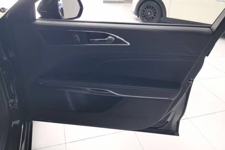 Used Ford Taurus 2018 EcoBoost 245 Premier Edition China VI Standard Right Front Door Interior