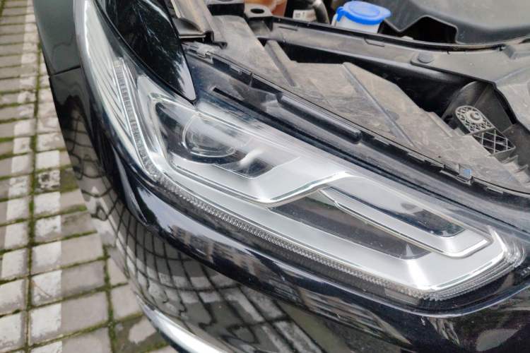 Used Ford Taurus 2018 EcoBoost 245 Premier Edition China V Standard Right Front Headlight